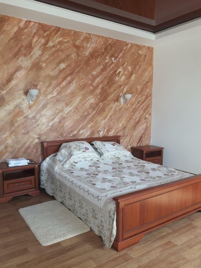 Киевская 43 Apartment Khorol Luaran gambar