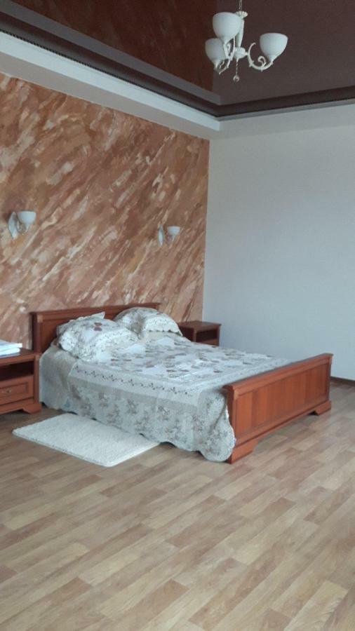 Киевская 43 Apartment Khorol Luaran gambar