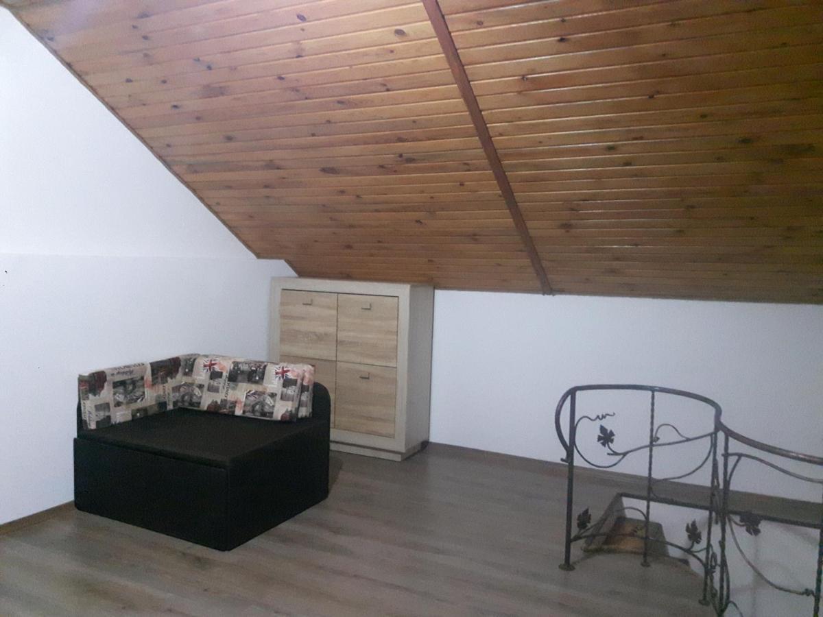 Киевская 43 Apartment Khorol Luaran gambar